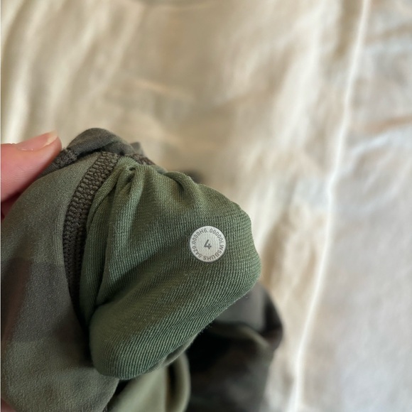 Camo lululemon leggings - Picture 2 of 4